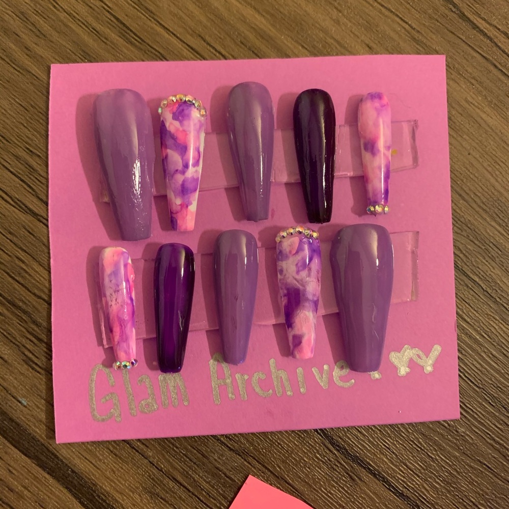 Press on nails